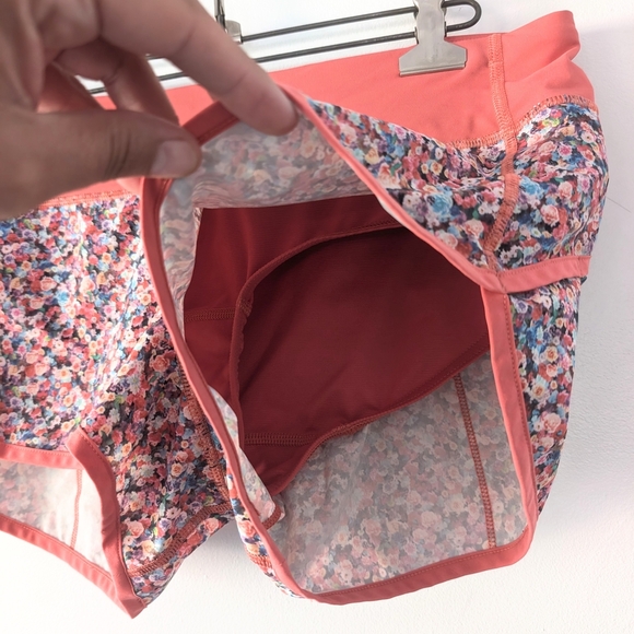 Lululemon Run: Speed Short *4-way Stretch ~ Size 6 - Picture 6 of 11